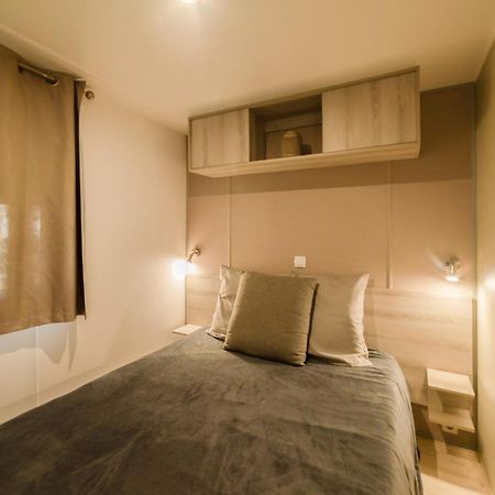 Mobil Home Les Pieds Dans L'Eau Canet-en-Roussillon Exterior photo